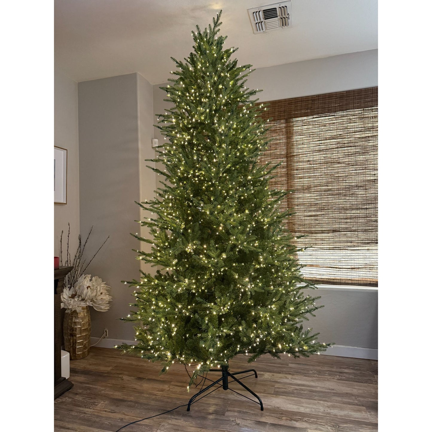 9ft Pre-Lit LED Grand Duchess Twinkling Balsam Fir Artificial Tree T28 2024