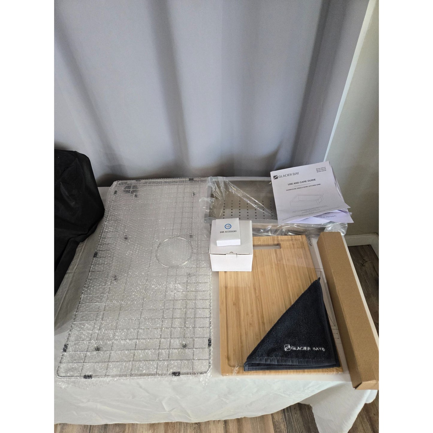 Zero Radius 33 in. Apron-Front Single Bowl 18 Gauge Stainless Steel Workstation Kitchen Sink with Spring Neck Faucet