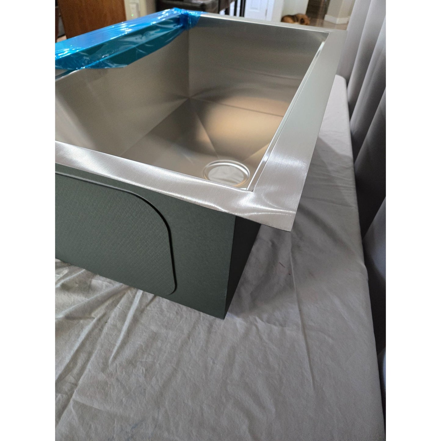 Zero Radius 33 in. Apron-Front Single Bowl 18 Gauge Stainless Steel Workstation Kitchen Sink with Spring Neck Faucet